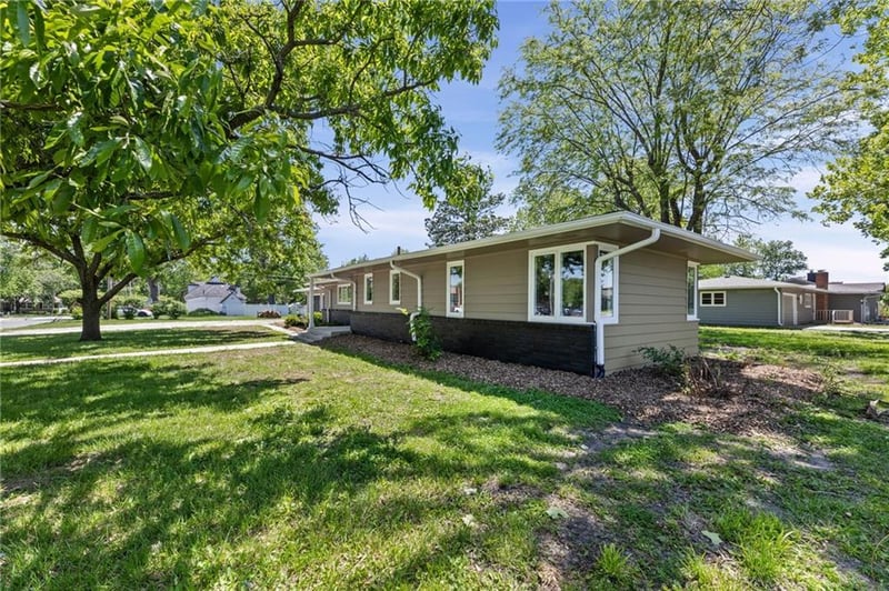 204 E 14th St, Ottawa, KS 66067