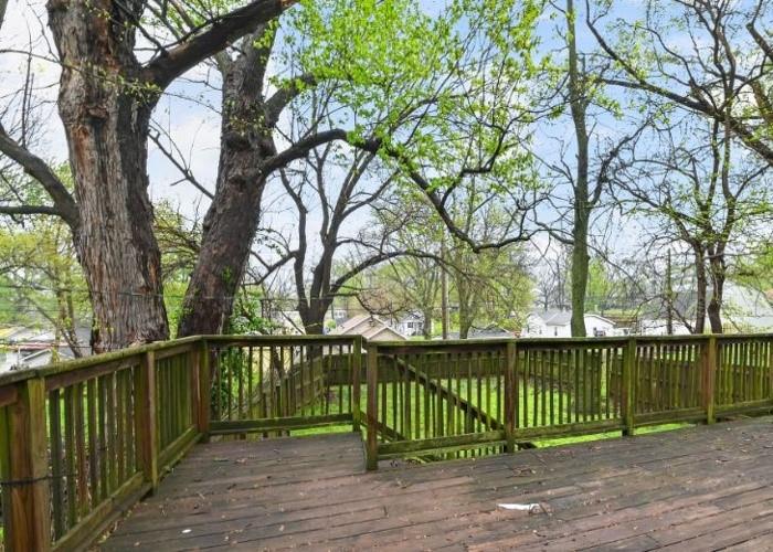 121 Ash Ave, Independence, MO 64053