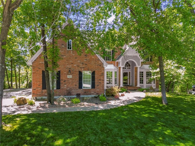 2648 Ashurst Ln, Lee's Summit, MO 64081