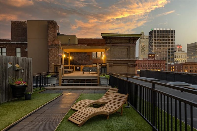 308 8th St #302, Kansas City, MO 64105