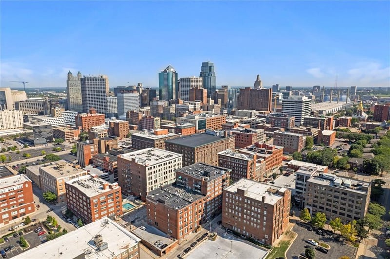 308 8th St #302, Kansas City, MO 64105