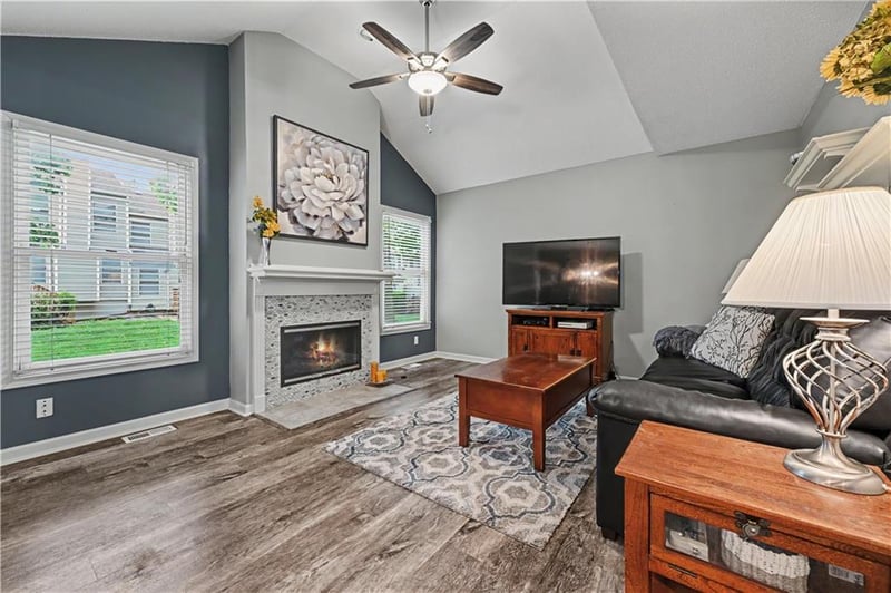 9411 W 119th Ter, Overland Park, KS 66213