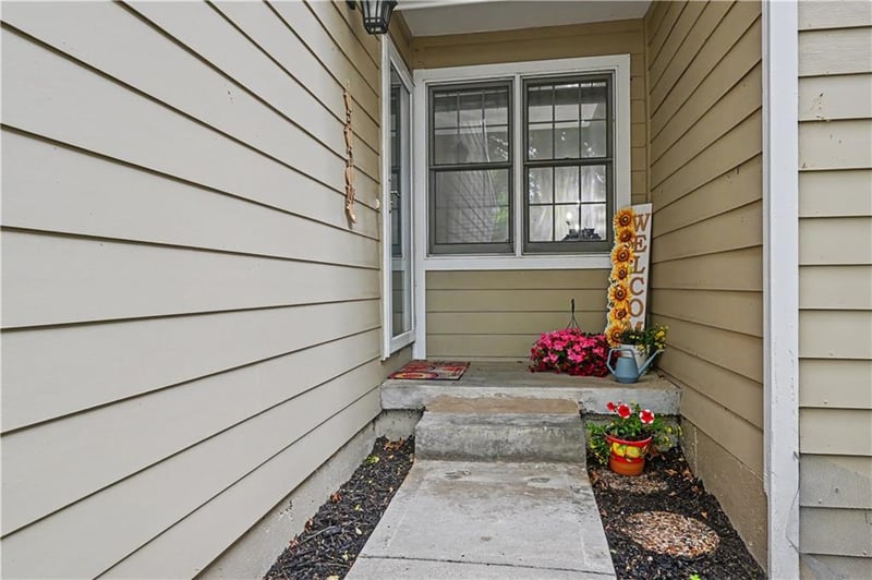 9411 W 119th Ter, Overland Park, KS 66213