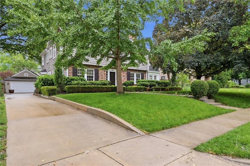 443 W 66th Ter, Kansas City, MO 64113