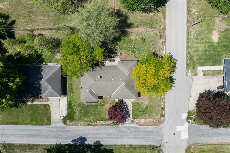 2828 32nd St, St Joseph, MO 64506