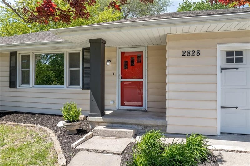 2828 32nd St, St Joseph, MO 64506