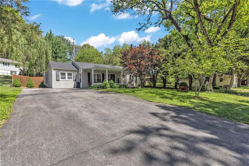 6436 Kimball Ave, Kansas City, KS 66104