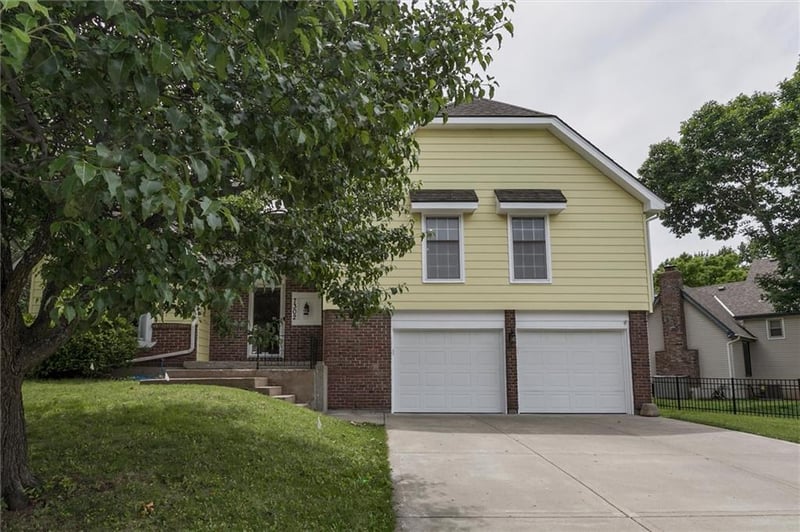 7302 Earnshaw St, Shawnee, KS 66216
