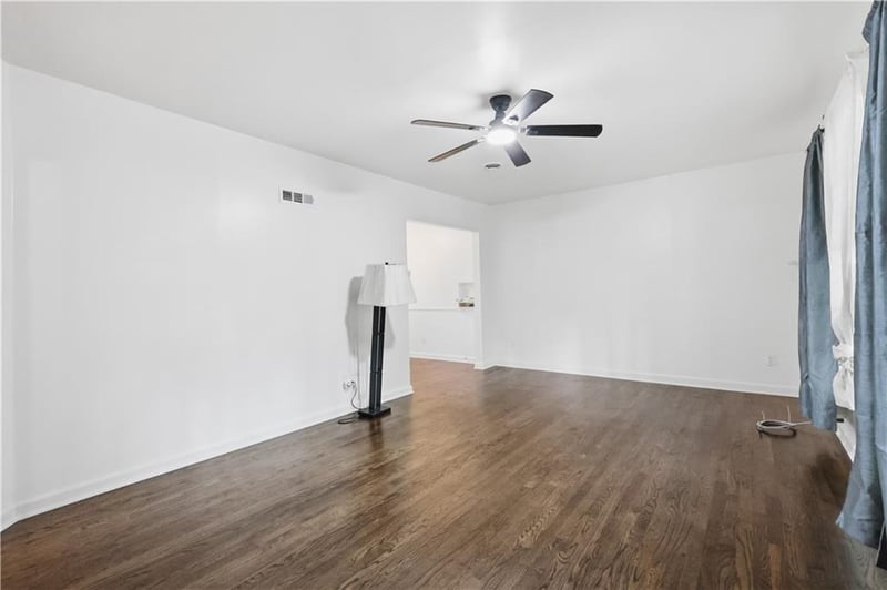 8816 Daniel Boone Rd, Kansas City, MO 64114