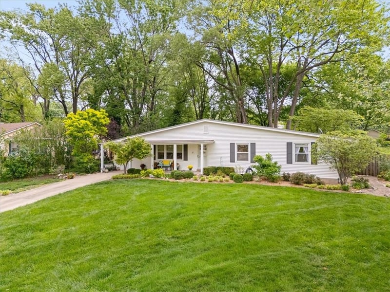 5909 Goddard St, Shawnee, KS 66203