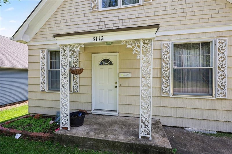 3112 Messanie St, St Joseph, MO 64501