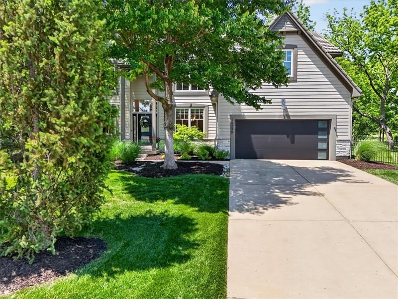 15230 Fontana St, Leawood, KS 66224