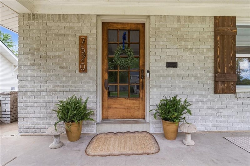 7520 Oak St, Kansas City, MO 64114