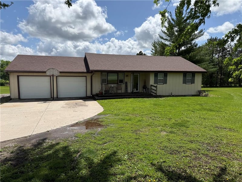 6474 Oakridge Rd, Stewartsville, MO 64490