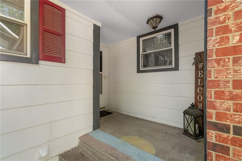 220 Richwood Ln, Blue Springs, MO 64014