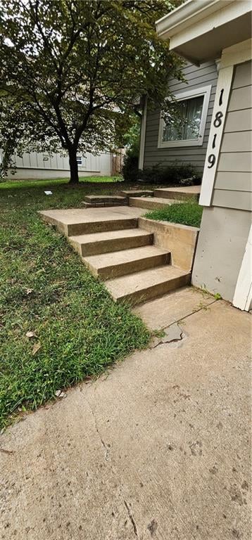 1819 Stagecoach Dr, Olathe, KS 66062