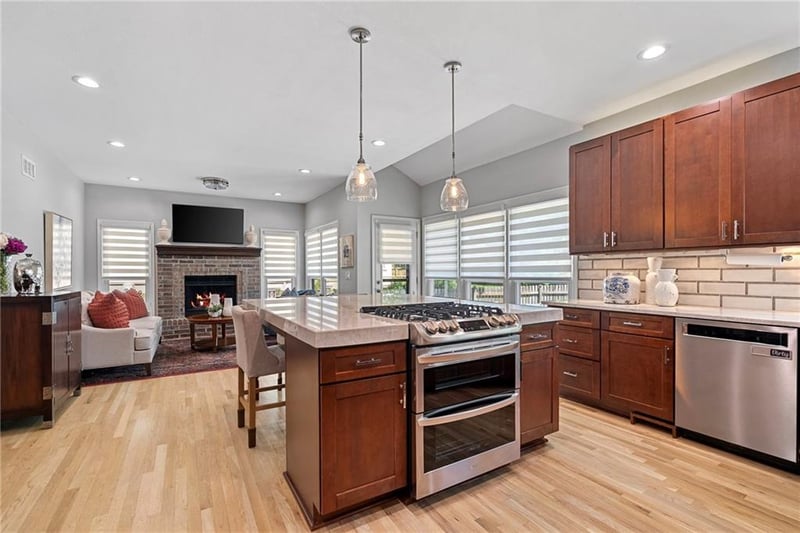 13019 Eby Ln, Overland Park, KS 66213