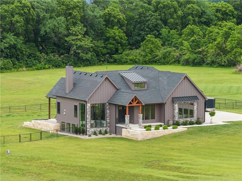 13405 Woodland Ranch Dr, Lone Jack, MO 64070