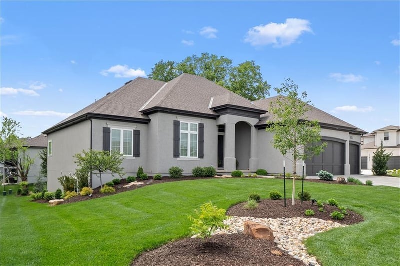 10909 172nd St, Overland Park, KS 66221