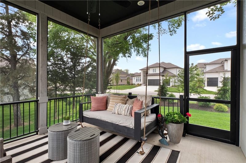 10909 172nd St, Overland Park, KS 66221
