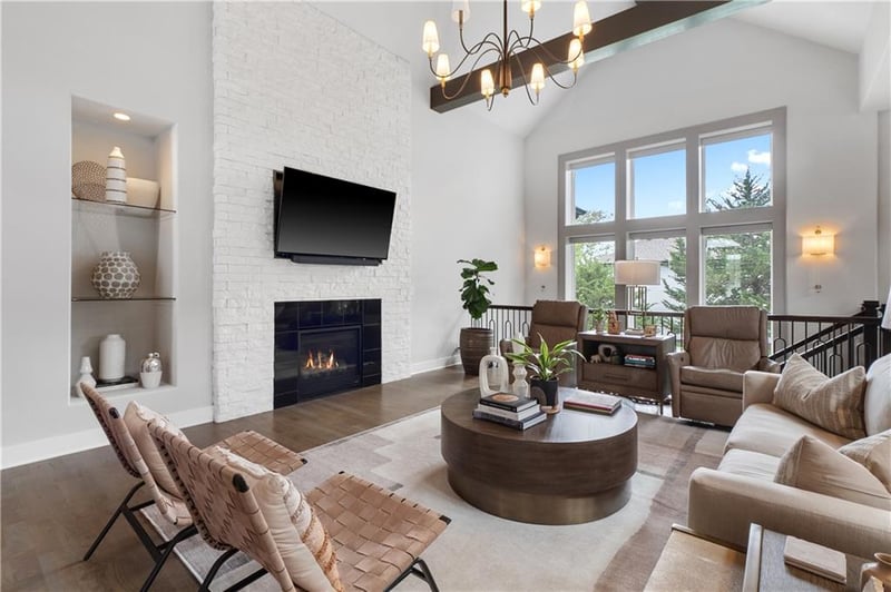 10909 172nd St, Overland Park, KS 66221