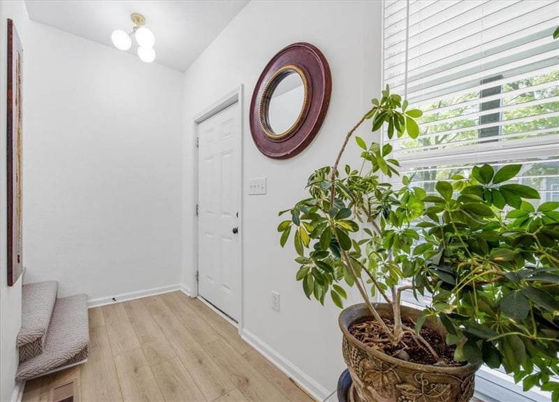 1216 20th Ter, Kansas City, MO 64108