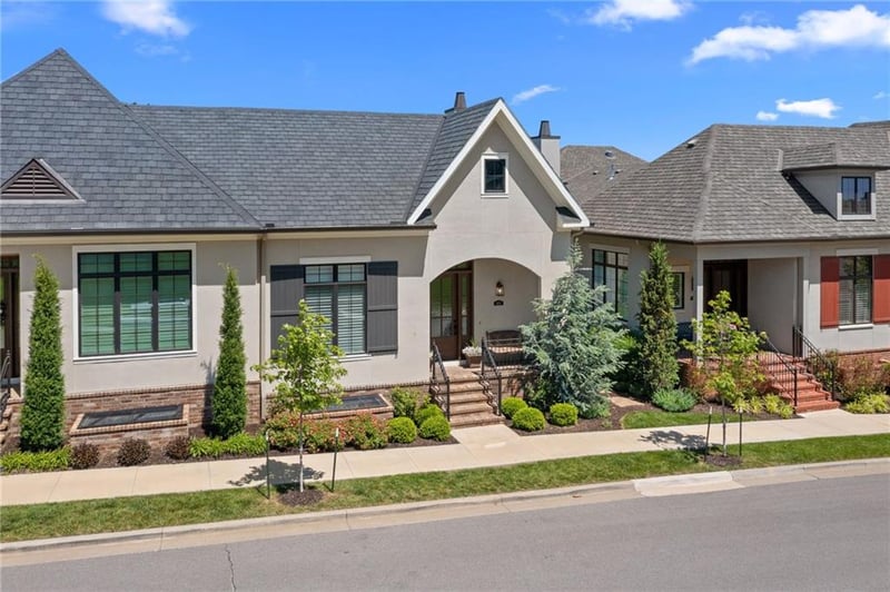 9257 Parkside Dr, Prairie Village, KS 66207