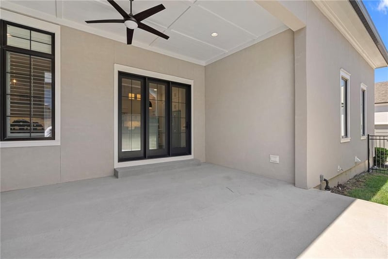 9257 Parkside Dr, Prairie Village, KS 66207