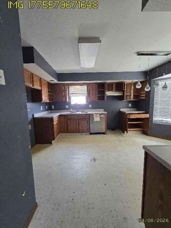 1737 Stone Crest Dr, Topeka, KS 66615