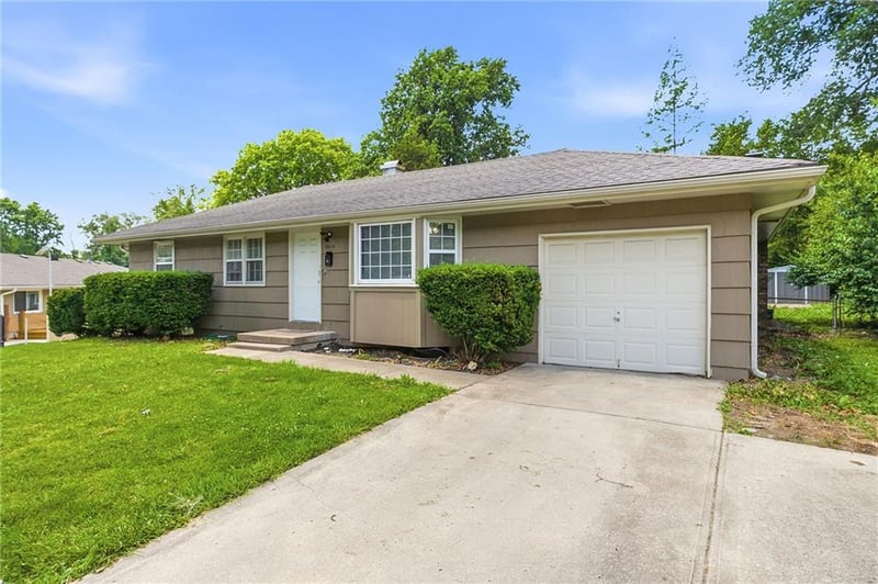 10114 White Ave, Kansas City, MO 64134