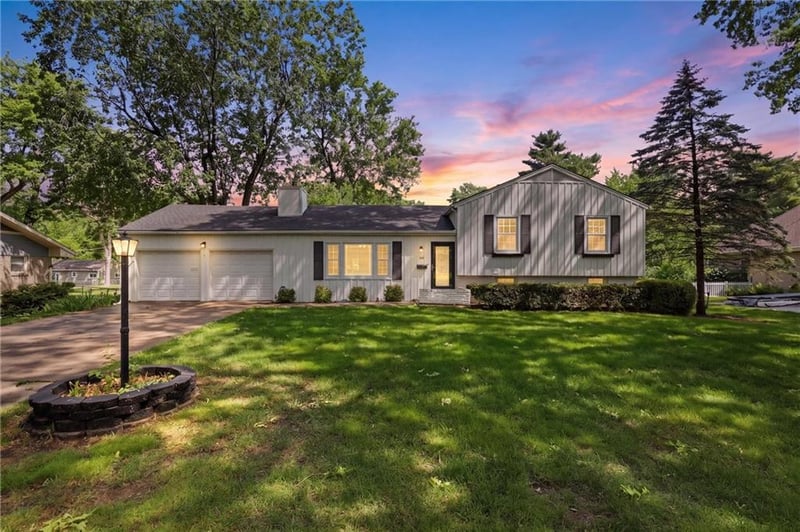 306 114th St, Kansas City, MO 64114