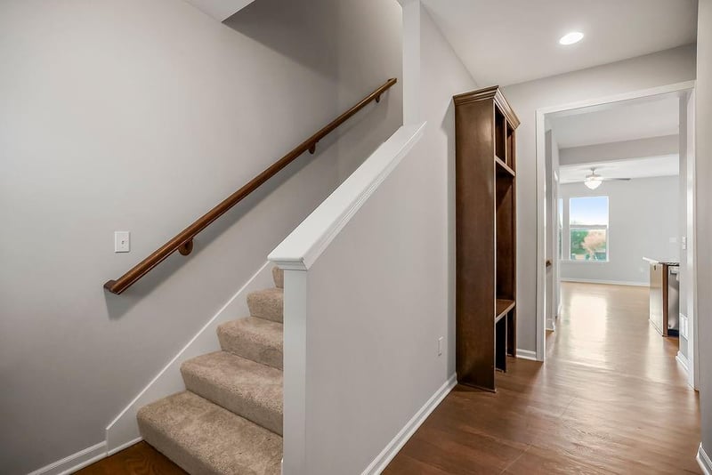 708 Shawnee Ct, Gardner, KS 66030