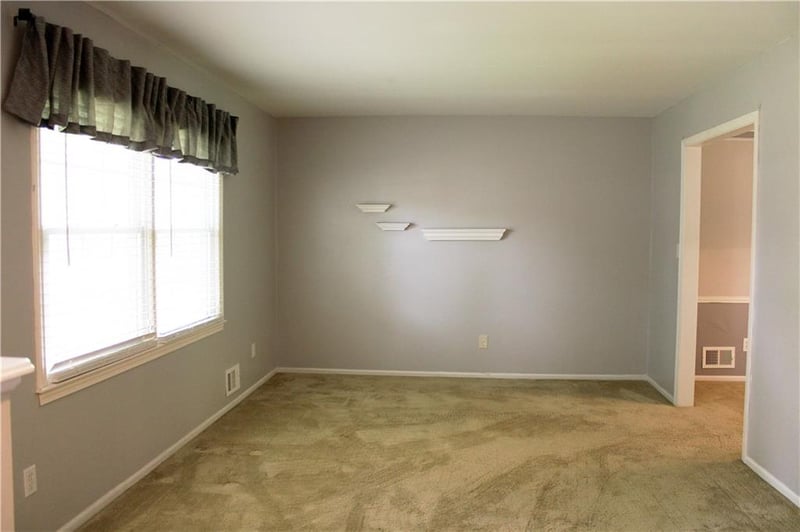 528 Mark Ln, Belton, MO 64012