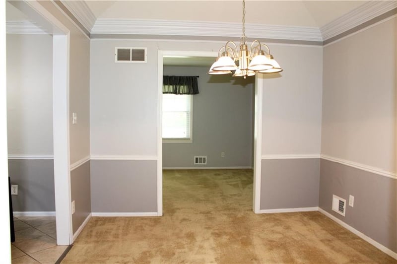 528 Mark Ln, Belton, MO 64012