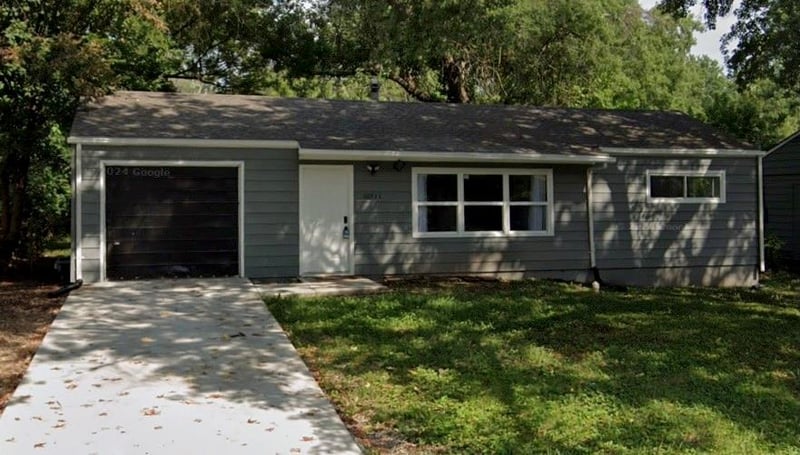 10711 Ewing Dr, Kansas City, MO 64134