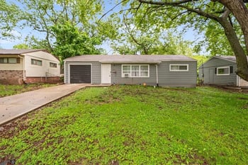 10711 Ewing Dr, Kansas City, MO 64134