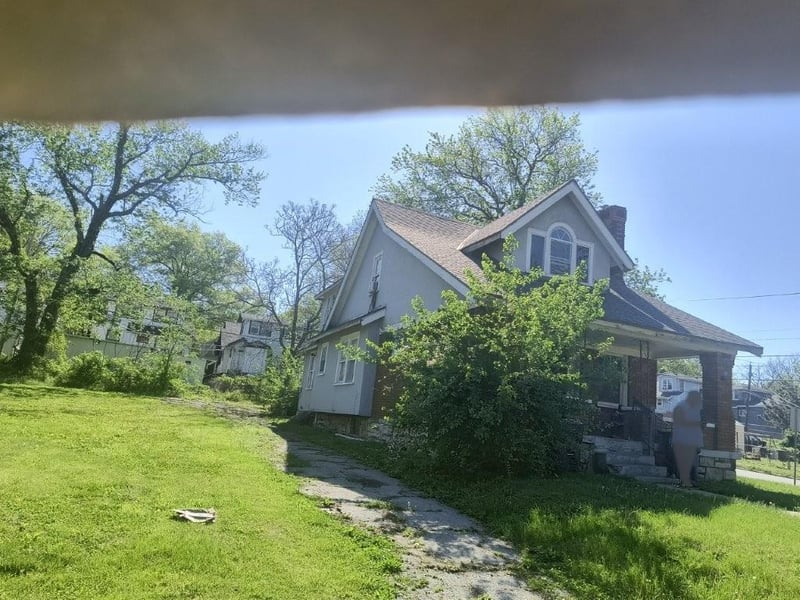 5247 Brookwood Ave, Kansas City, MO 64130