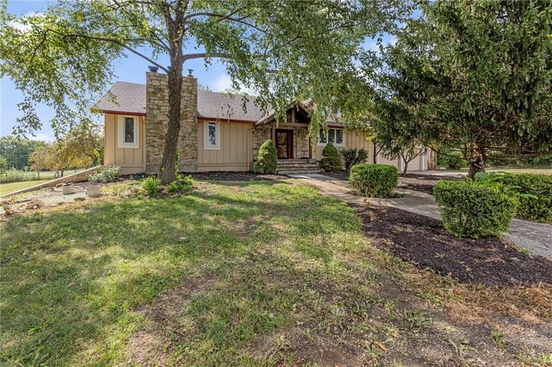 24510 Hospital Dr, Paola, KS 66071