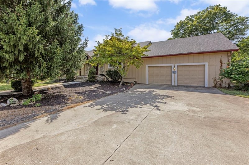 24510 Hospital Dr, Paola, KS 66071