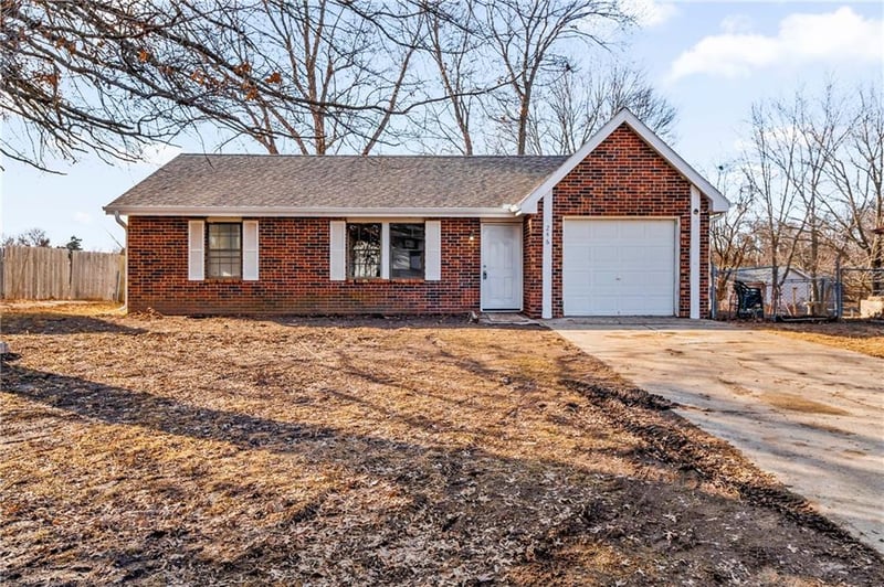 246 101st Rd, Warrensburg, MO 64093
