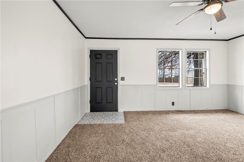 246 101st Rd, Warrensburg, MO 64093