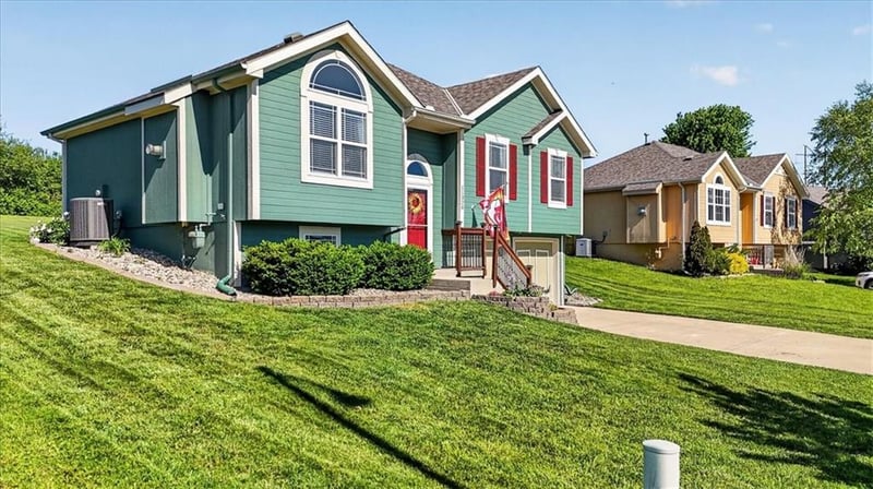 11326 N Ewing Ave, Kansas City, MO 64156