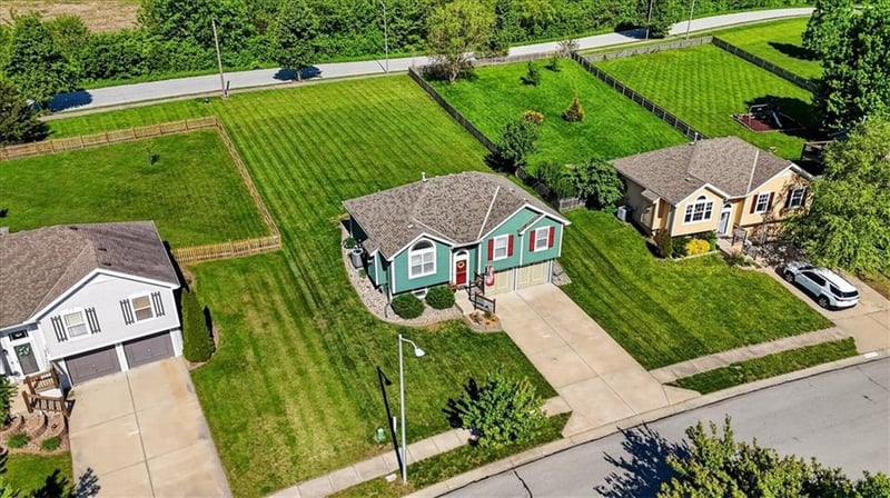 11326 N Ewing Ave, Kansas City, MO 64156