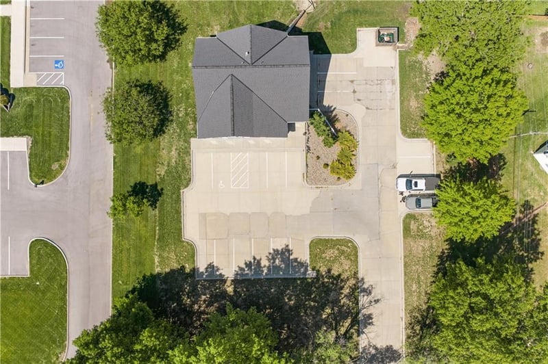 10800 77th Ter, Raytown, MO 64138
