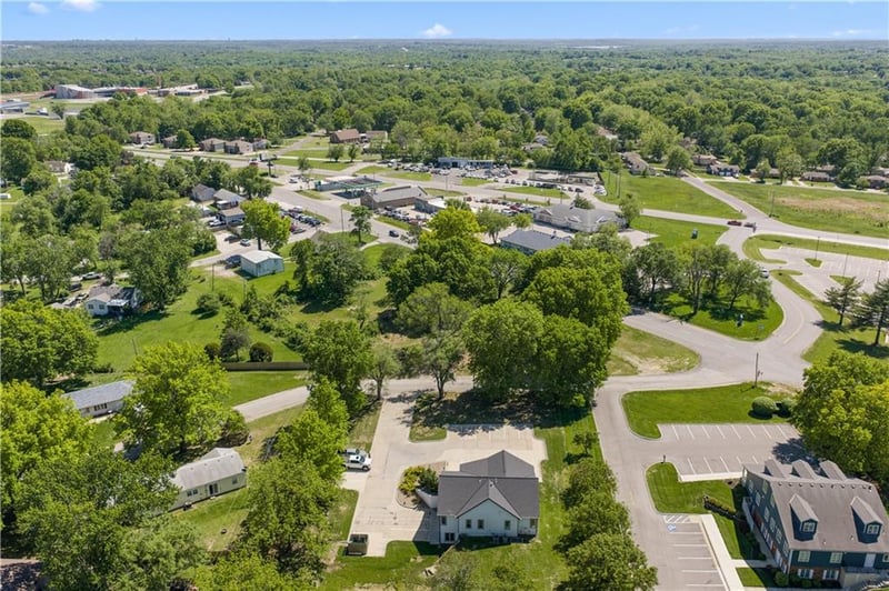 10800 77th Ter, Raytown, MO 64138