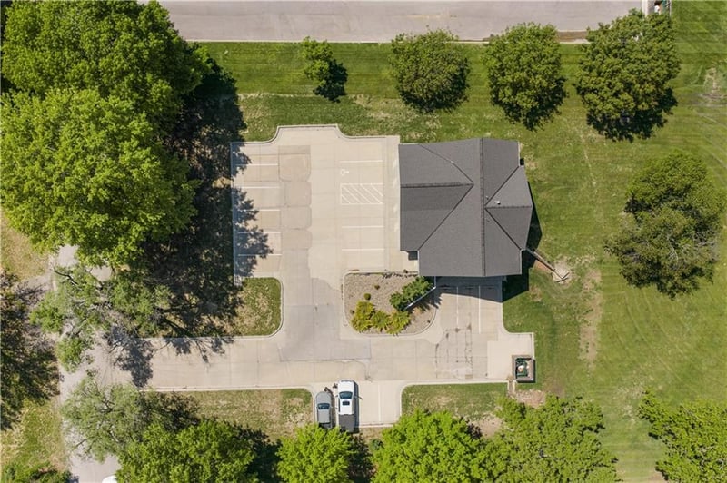 10800 77th Ter, Raytown, MO 64138