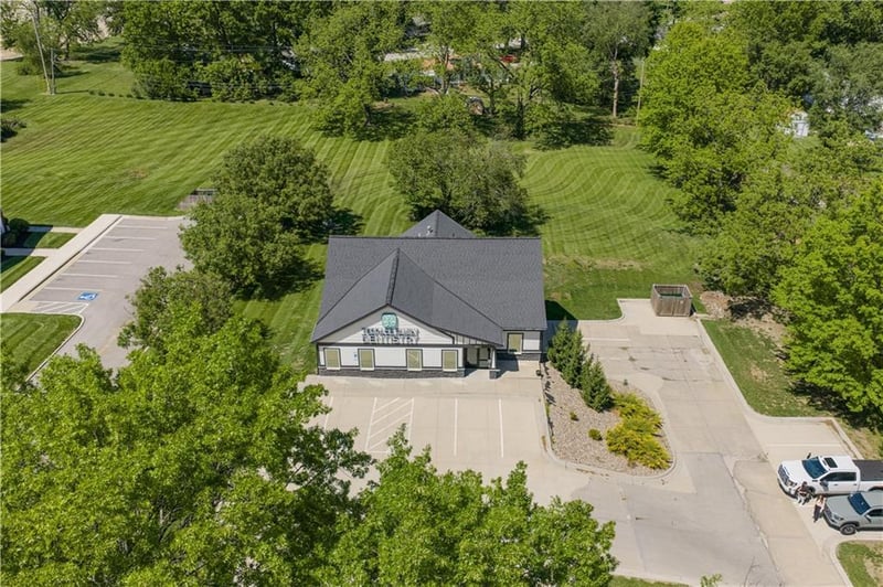 10800 77th Ter, Raytown, MO 64138