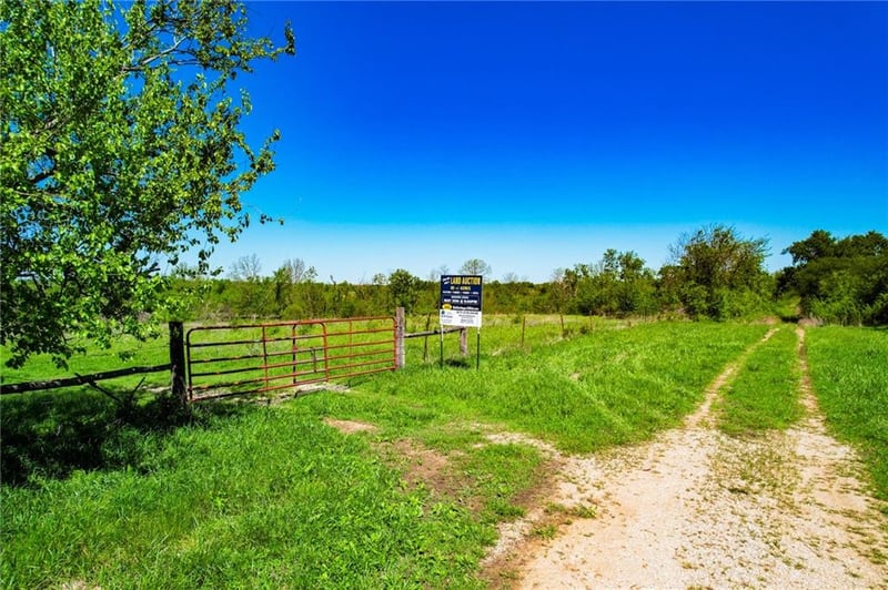 1100 Rd Rural Route, Rich Hill, MO 64779