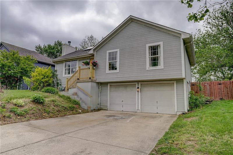 1708 Lazy Branch Rd, Independence, MO 64058