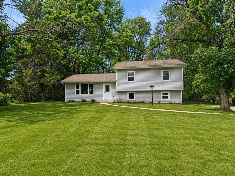 7 125 Rd, Warrensburg, MO 64093